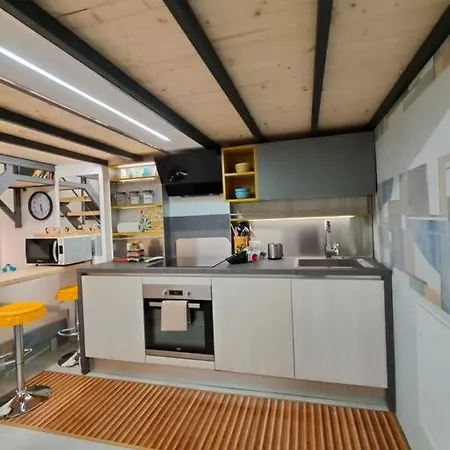 La Casa Dei Cristalli Apartment *